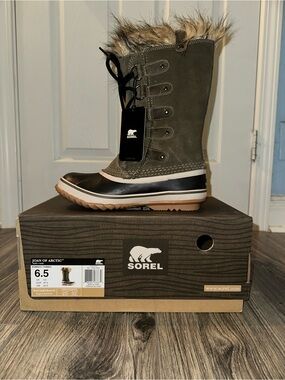 Sorel Women's Joan of Arctic Lace-Up Winter Boot in Olive with Fur Trim